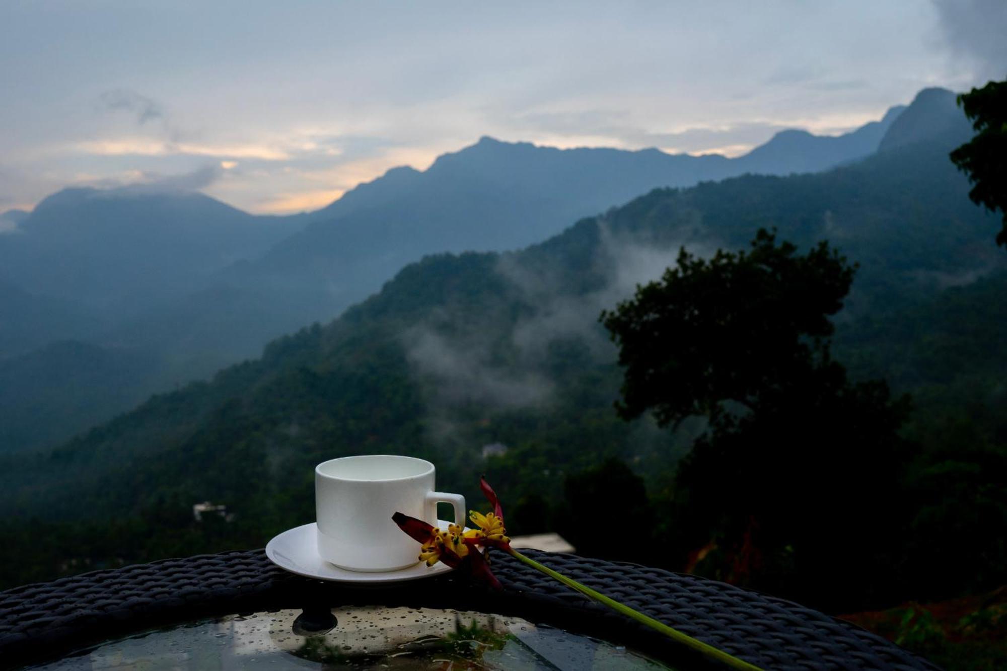 Karimb Resorts Vallikavungal Luaran gambar