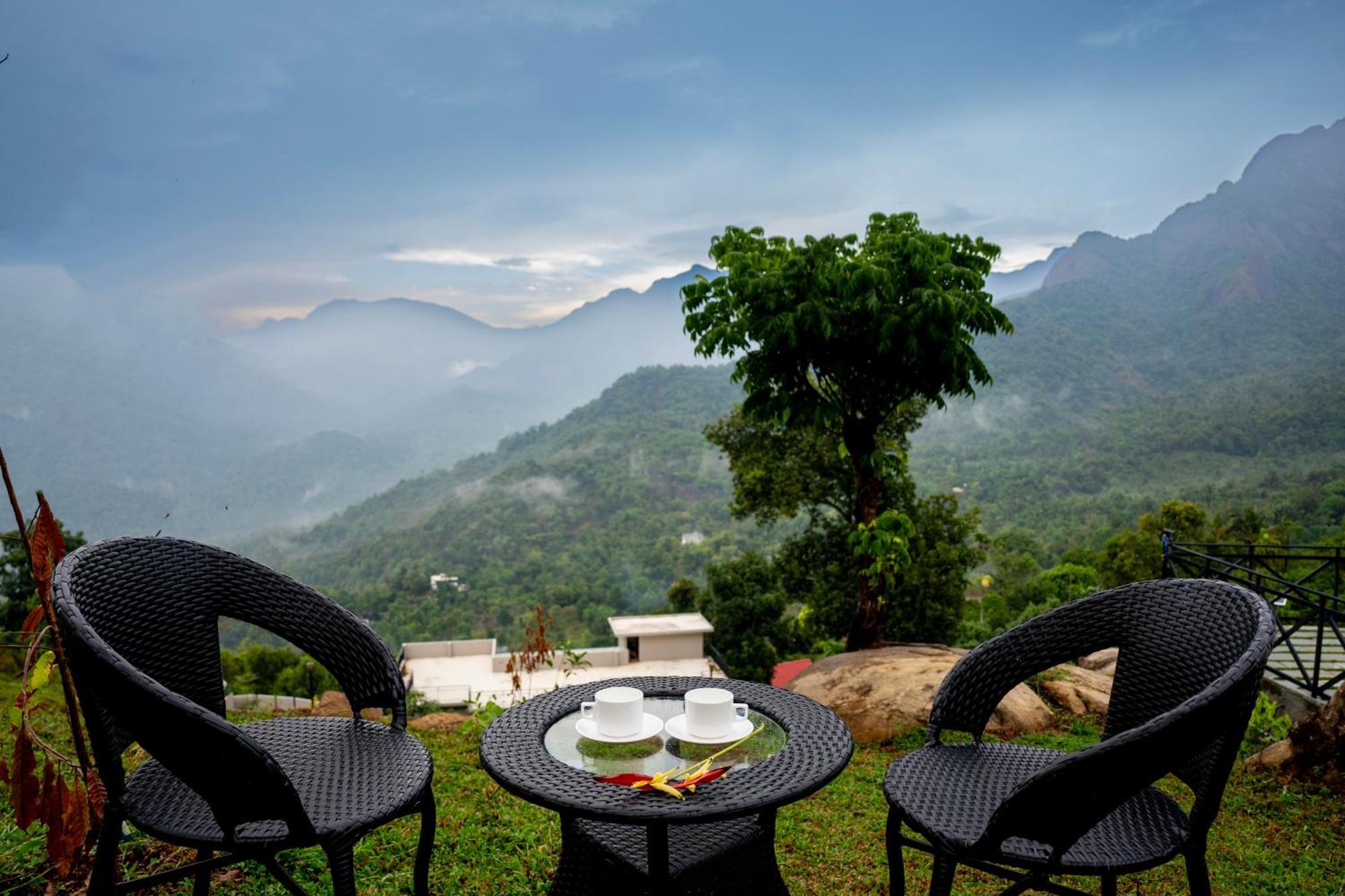 Karimb Resorts Vallikavungal Luaran gambar
