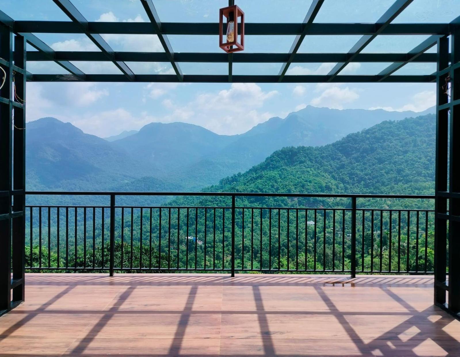 Karimb Resorts Vallikavungal Luaran gambar