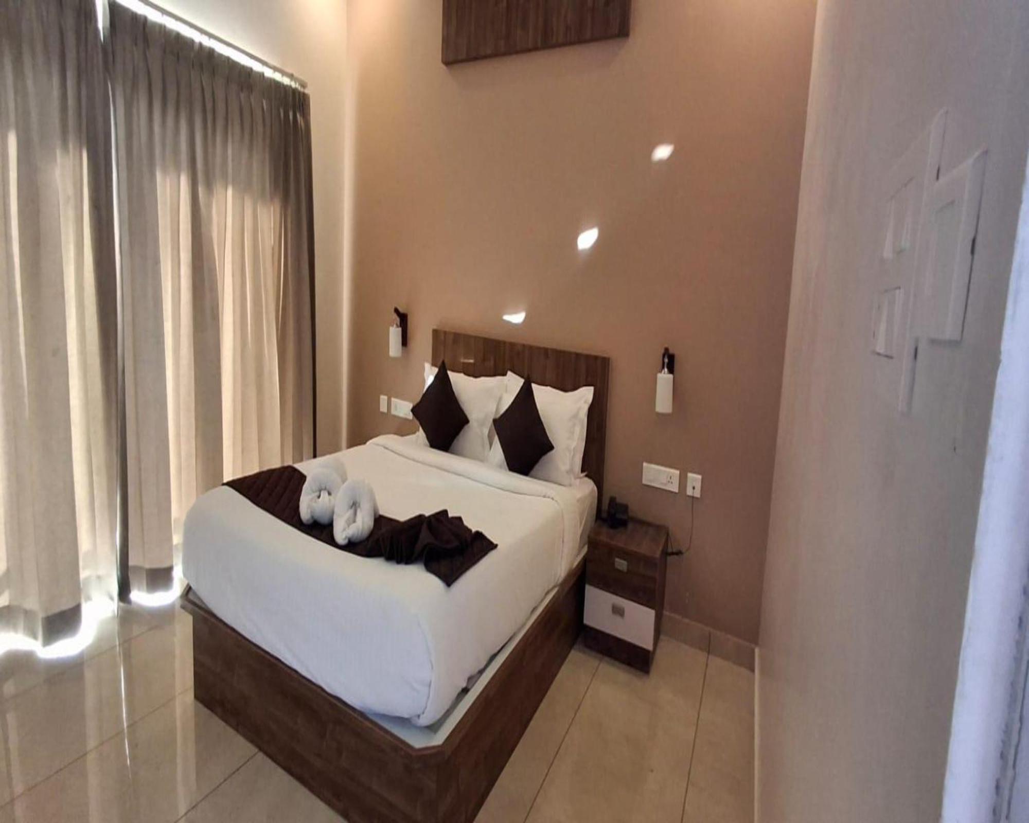 Karimb Resorts Vallikavungal Luaran gambar